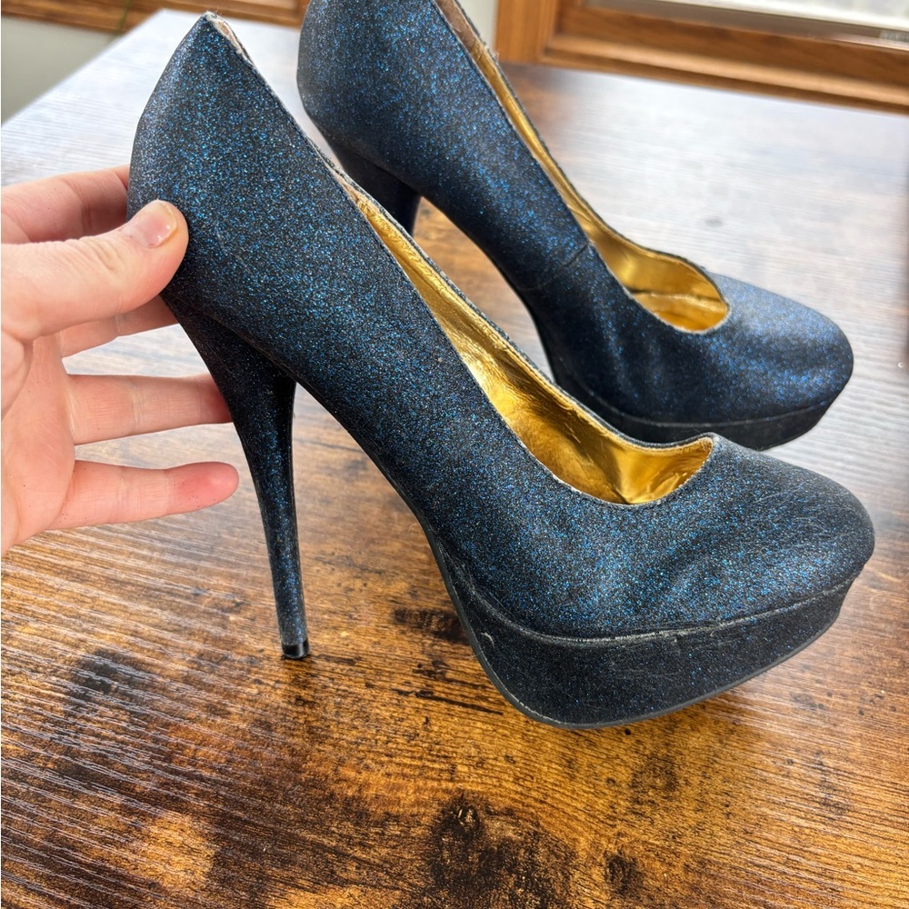 GLITTERY CHARLOTTE RUSSE PLATFORM HEELS